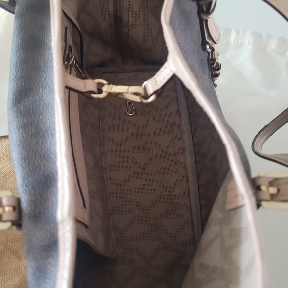 Michael Kors set - Picture 8 of 16